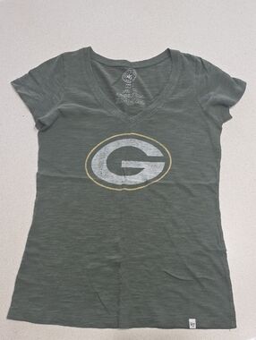 Green V-Neck Women’s Green Bay Packers Logo Tee. Small
